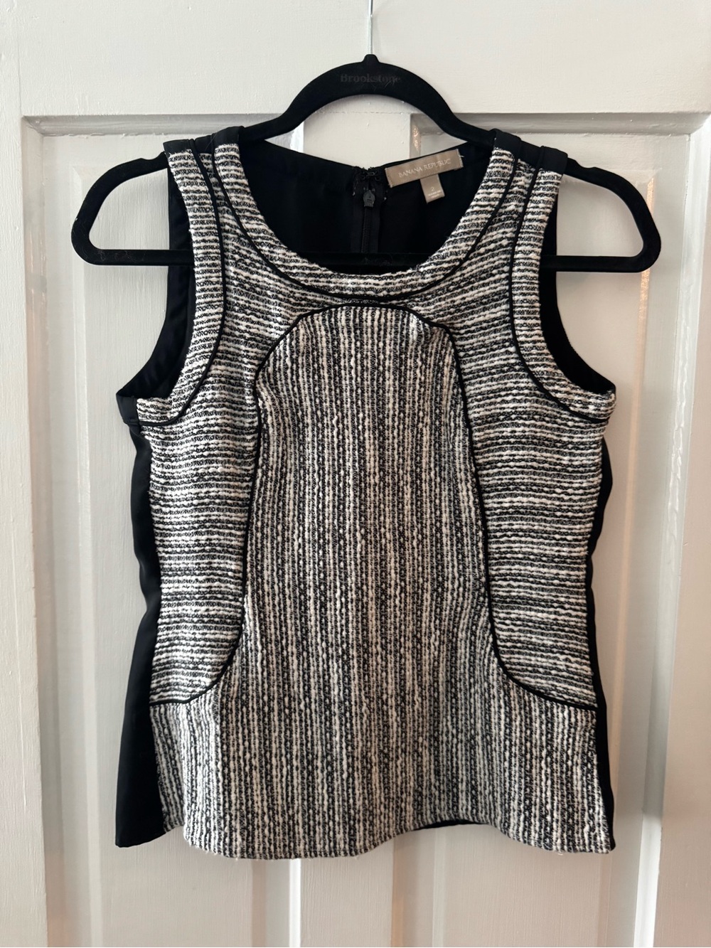 Banana Republic Black and White Textured Sleeveless Top